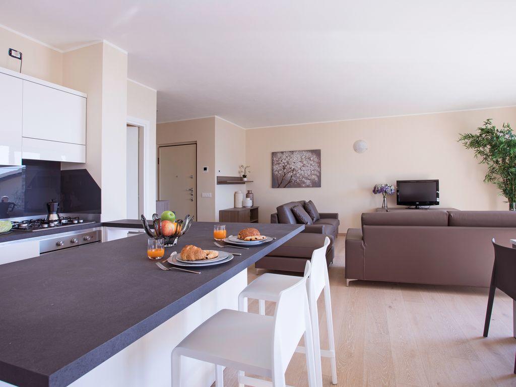 Ossuccio Grande C Home With Pool Sleeps 12 By Italian Apartments Комо Екстер'єр фото