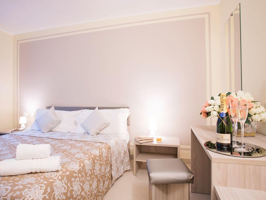 Ossuccio Grande C Home With Pool Sleeps 12 By Italian Apartments Комо Екстер'єр фото