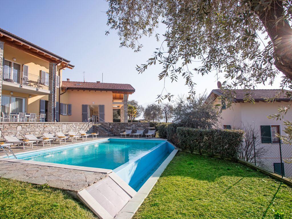 Ossuccio Grande C Home With Pool Sleeps 12 By Italian Apartments Комо Екстер'єр фото