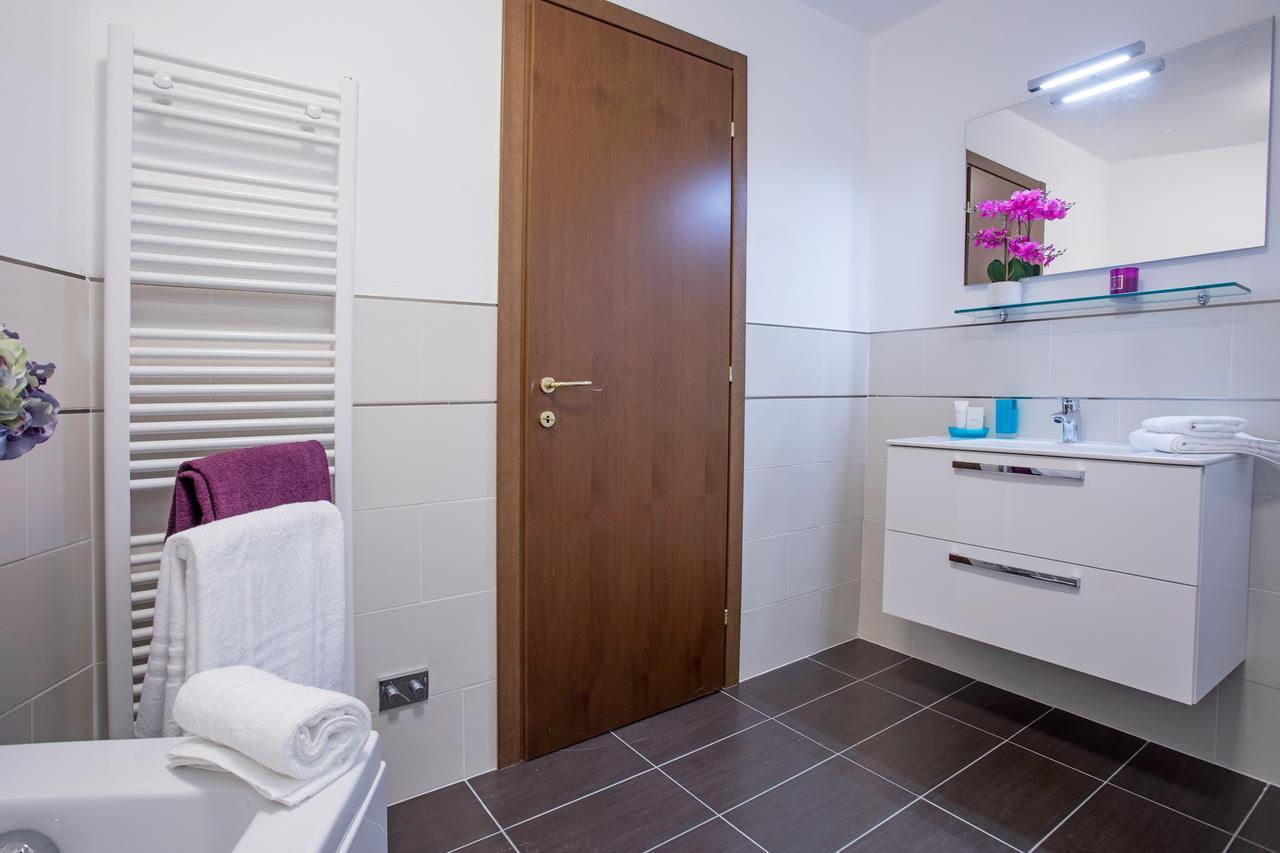 Ossuccio Grande C Home With Pool Sleeps 12 By Italian Apartments Комо Екстер'єр фото