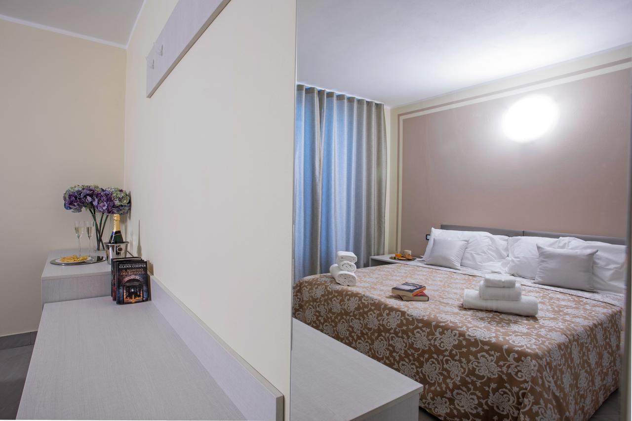 Ossuccio Grande C Home With Pool Sleeps 12 By Italian Apartments Комо Екстер'єр фото